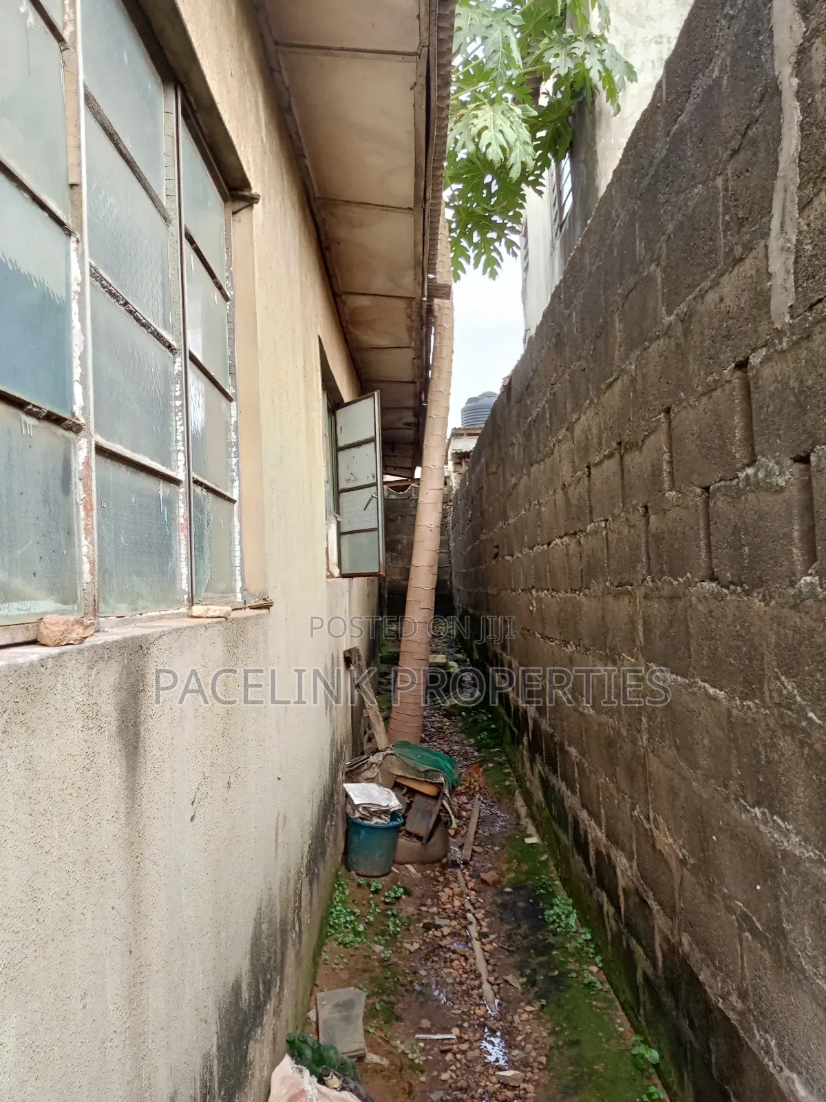 20bdrm Block of Flats in Iyana Ipaja Lagos for sale