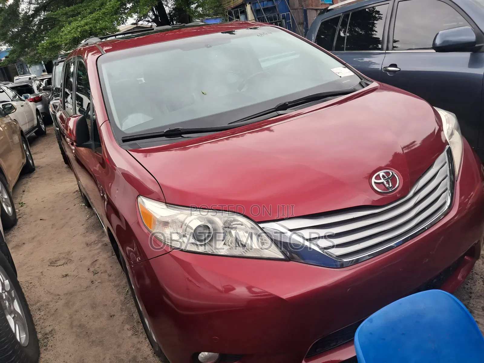Toyota Sienna 2013 Red