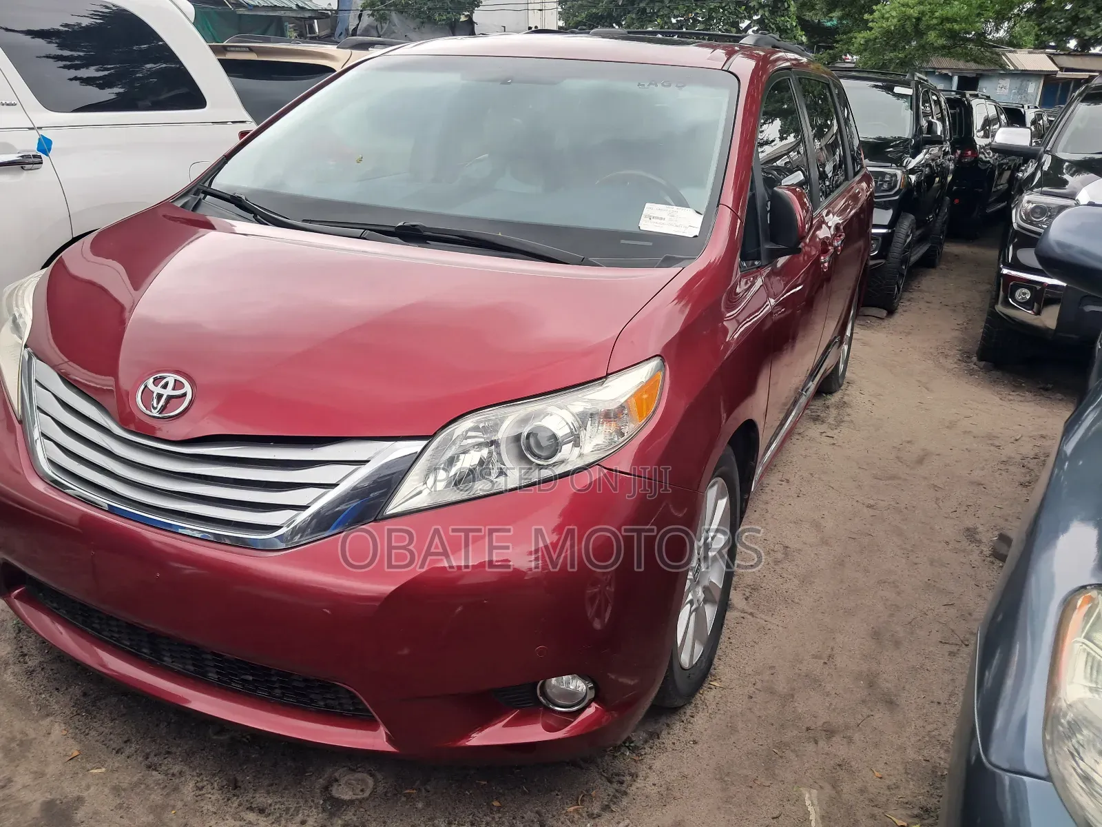 Toyota Sienna 2013 Red