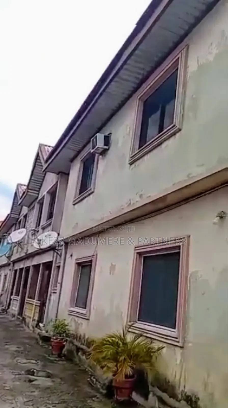 8bdrm Block of Flats in Woji Port Harcourt for sale