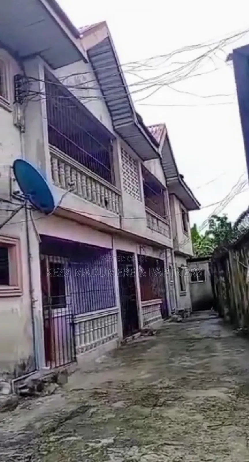 8bdrm Block of Flats in Woji Port Harcourt for sale