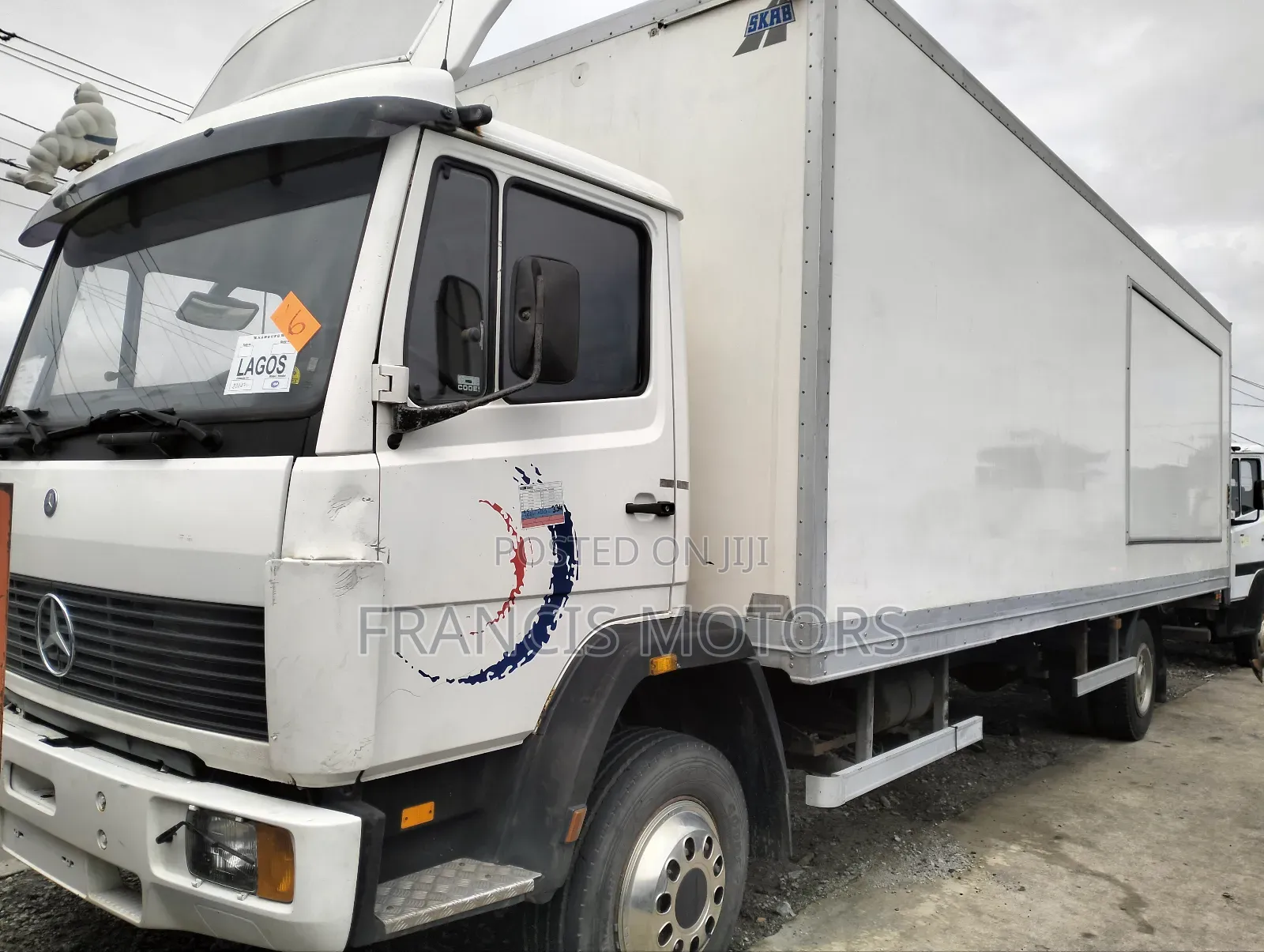 1317 Mercedes Benz Truck Container Body