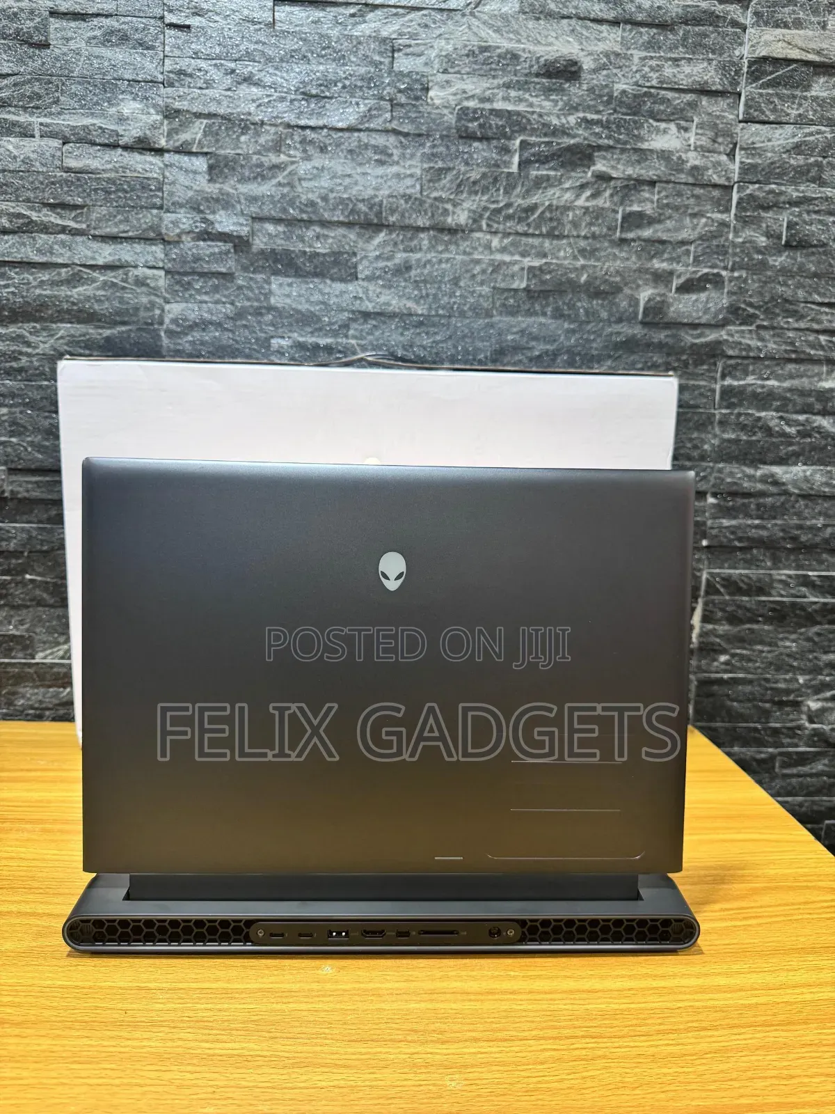 New Laptop Dell Alienware M18 R2 32GB Intel Core I9 SSD 4T