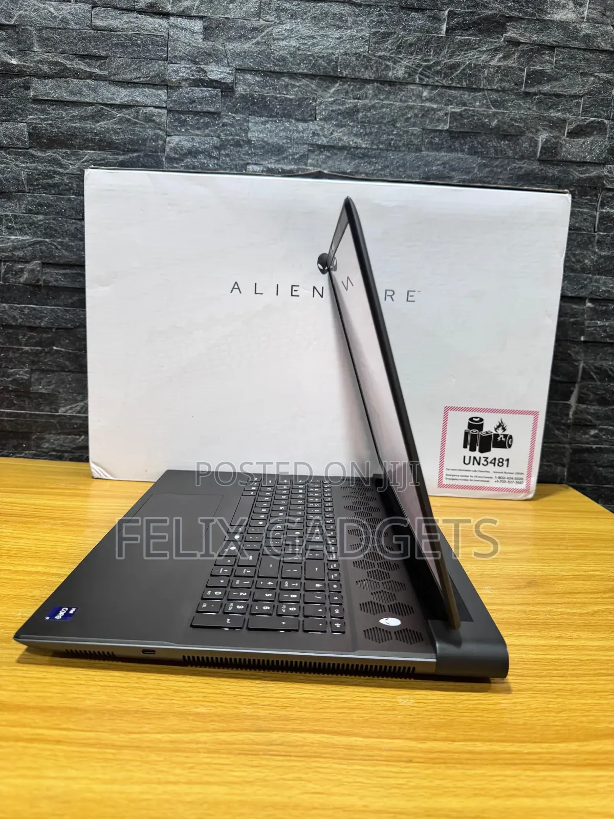 New Laptop Dell Alienware M18 R2 32GB Intel Core I9 SSD 4T