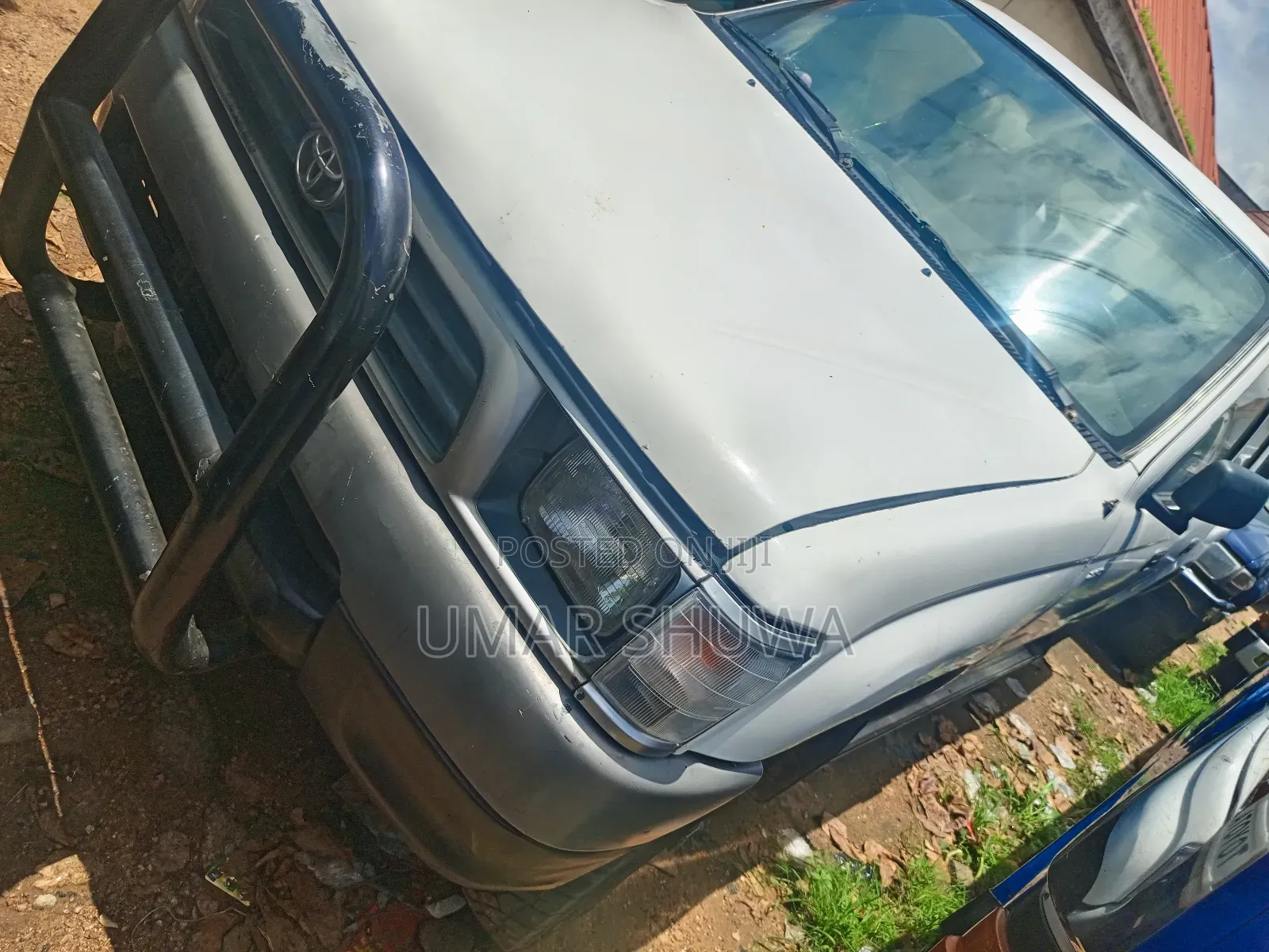 Toyota Hilux 1998 White