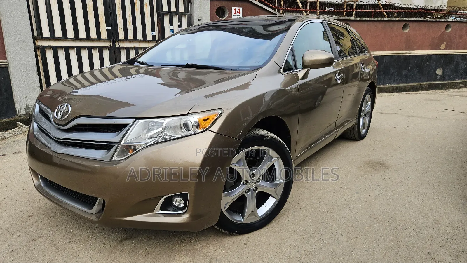 Toyota Venza V6 AWD 2010 Brown