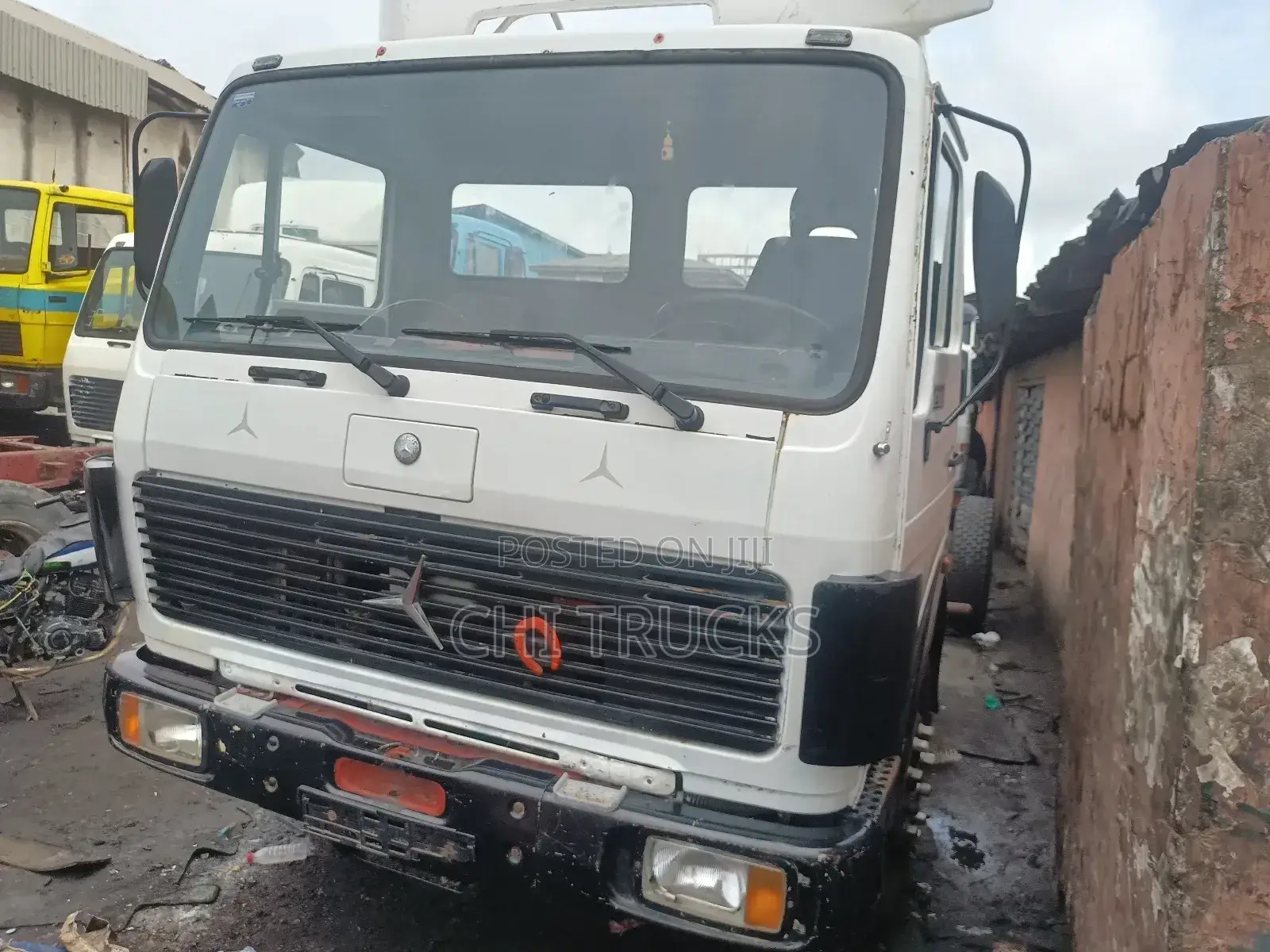 Mercedes Benz 1217 Cap and Chassis Truck 10bolt