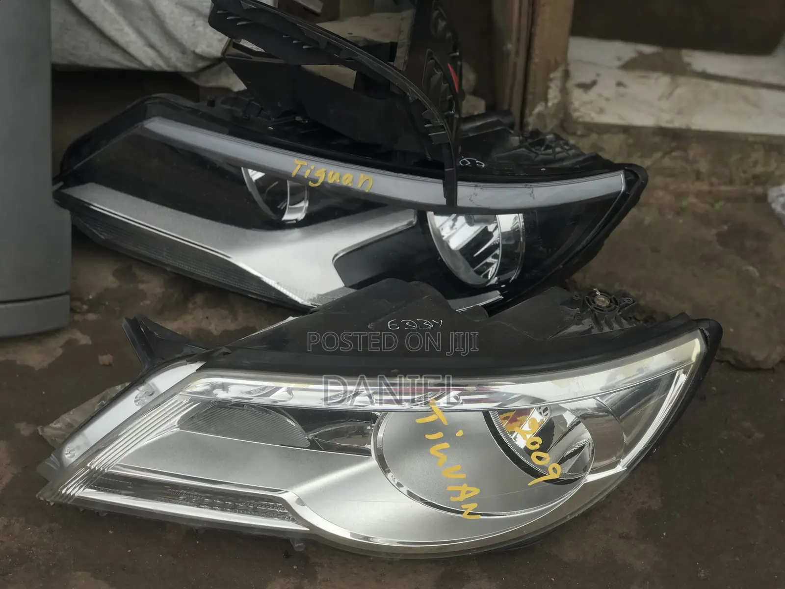 Volkswagen Tiguan Headlight