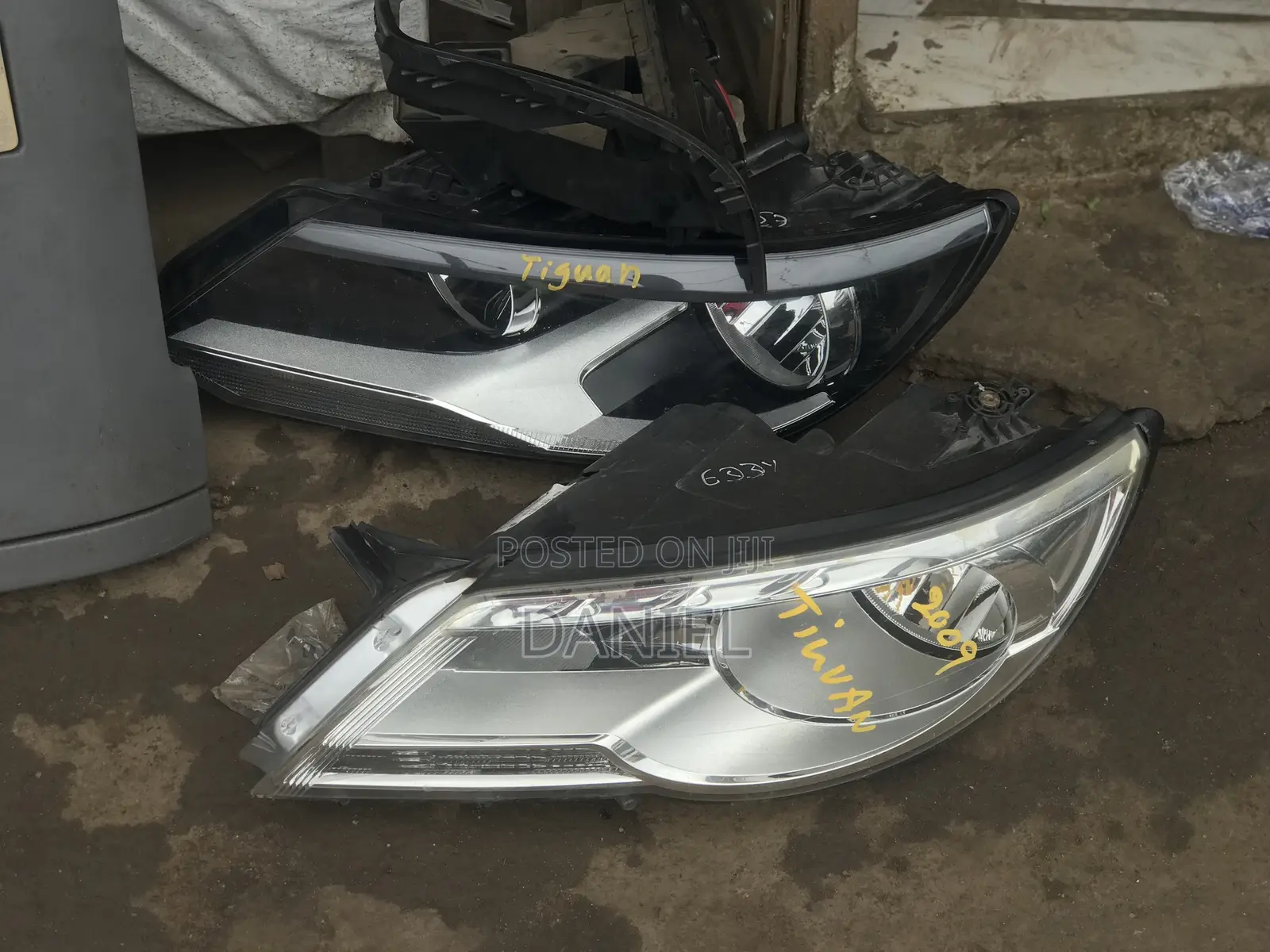 Volkswagen Tiguan Headlight
