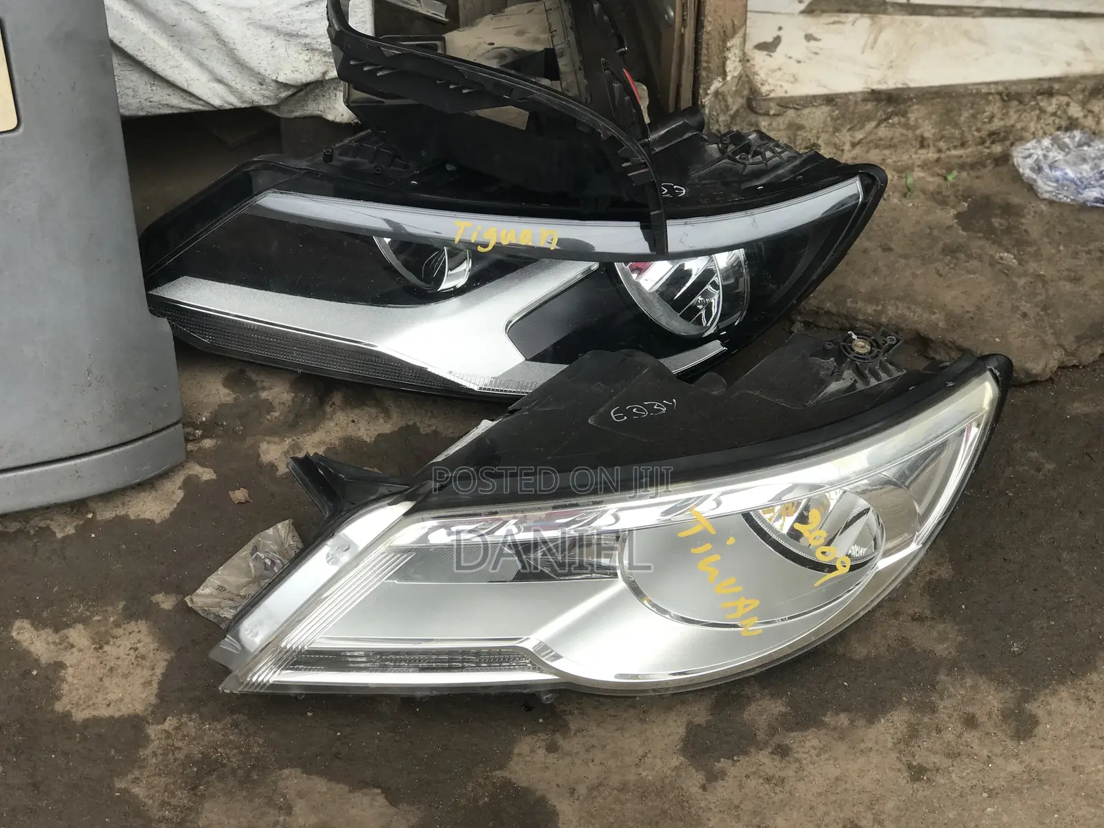 Volkswagen Tiguan Headlight
