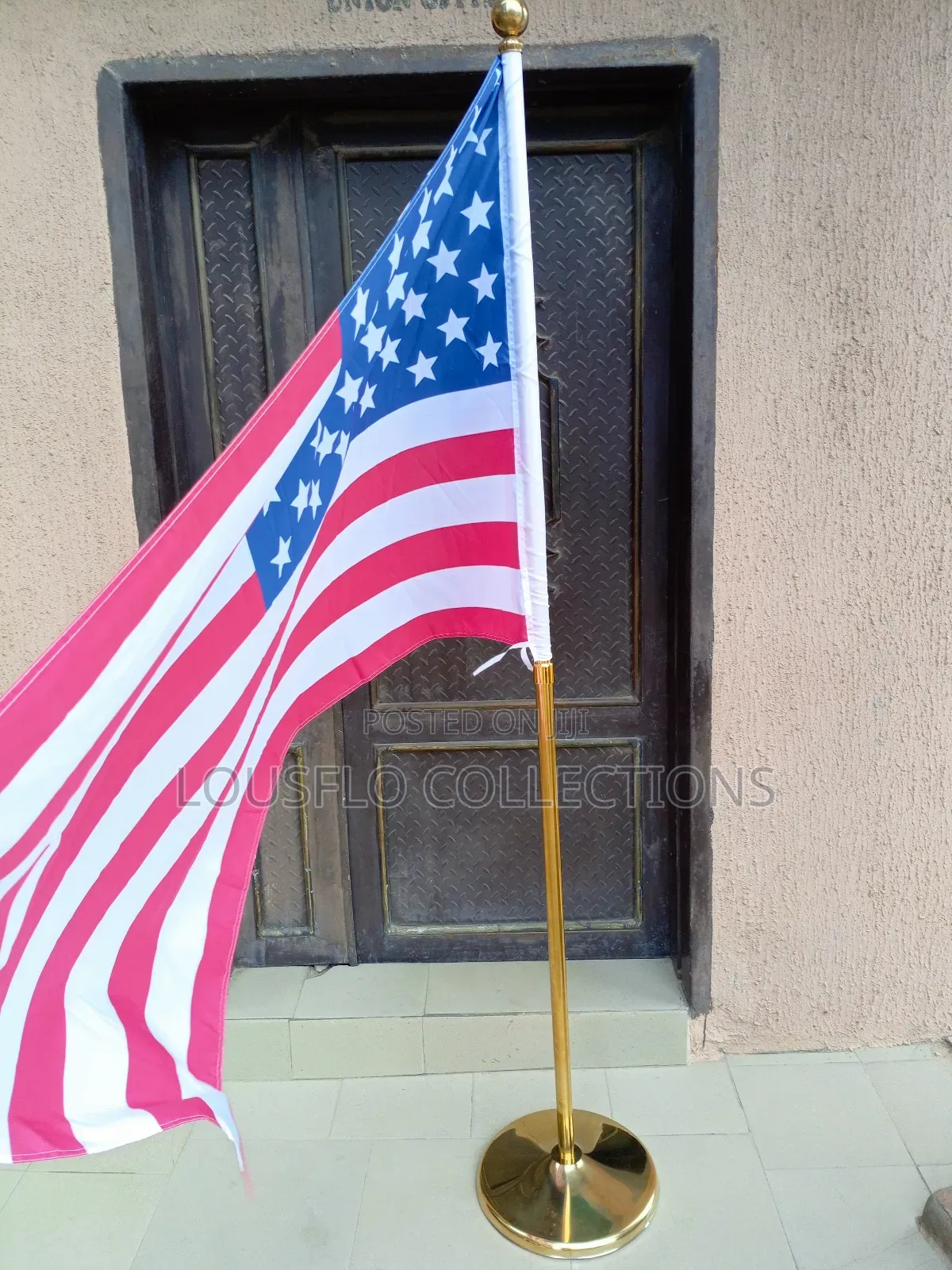 Your Quality Gold  Standing Flag Pole With Flag