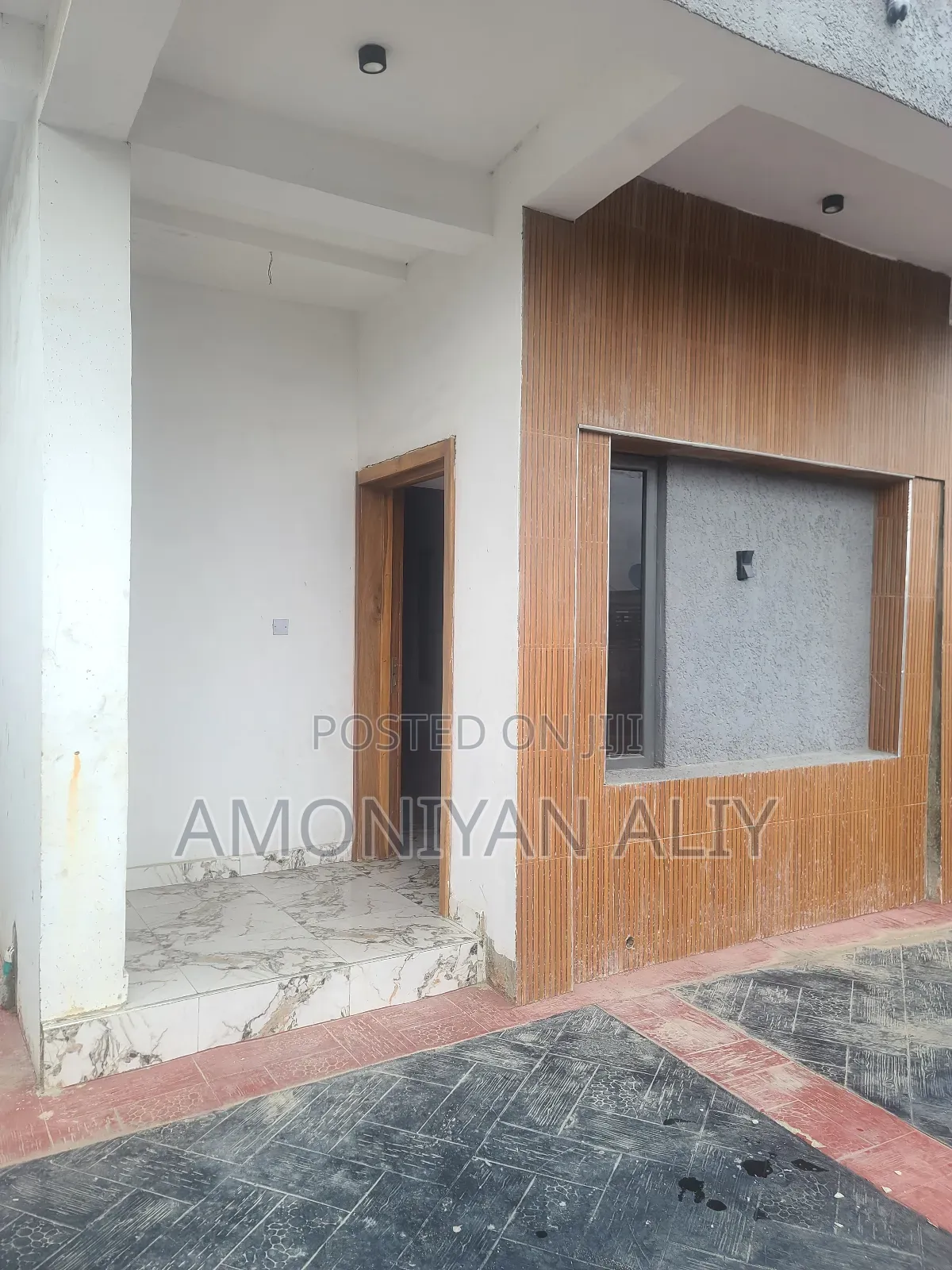 4bdrm Duplex in Sunshine Gardes for sale
