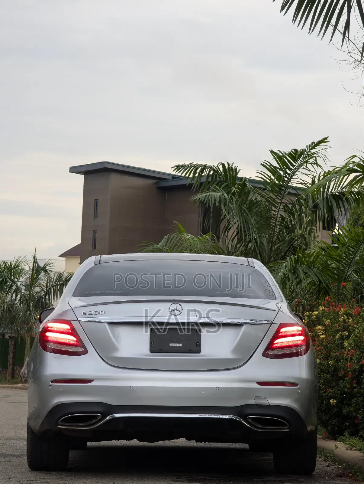 Mercedes-Benz E300 2017 Silver