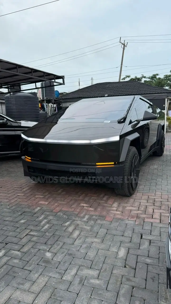 New Tesla Cybertruck 123 kWh AWD 2024 Black