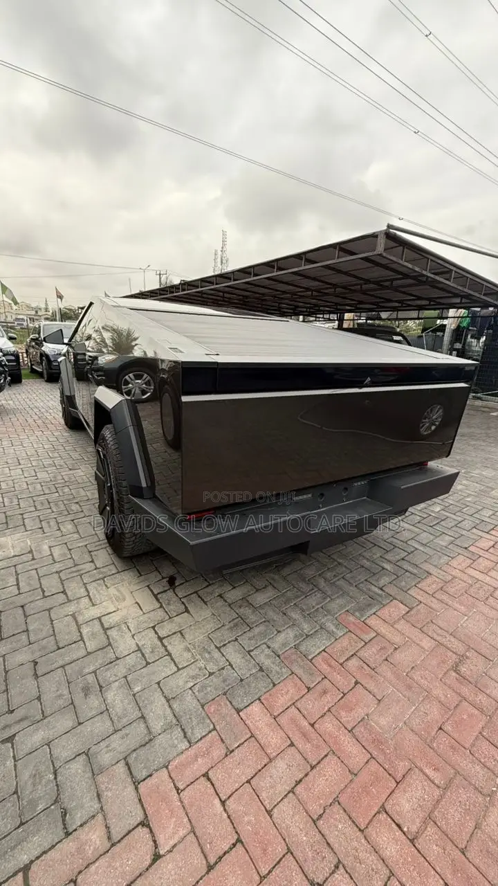 New Tesla Cybertruck 123 kWh AWD 2024 Black