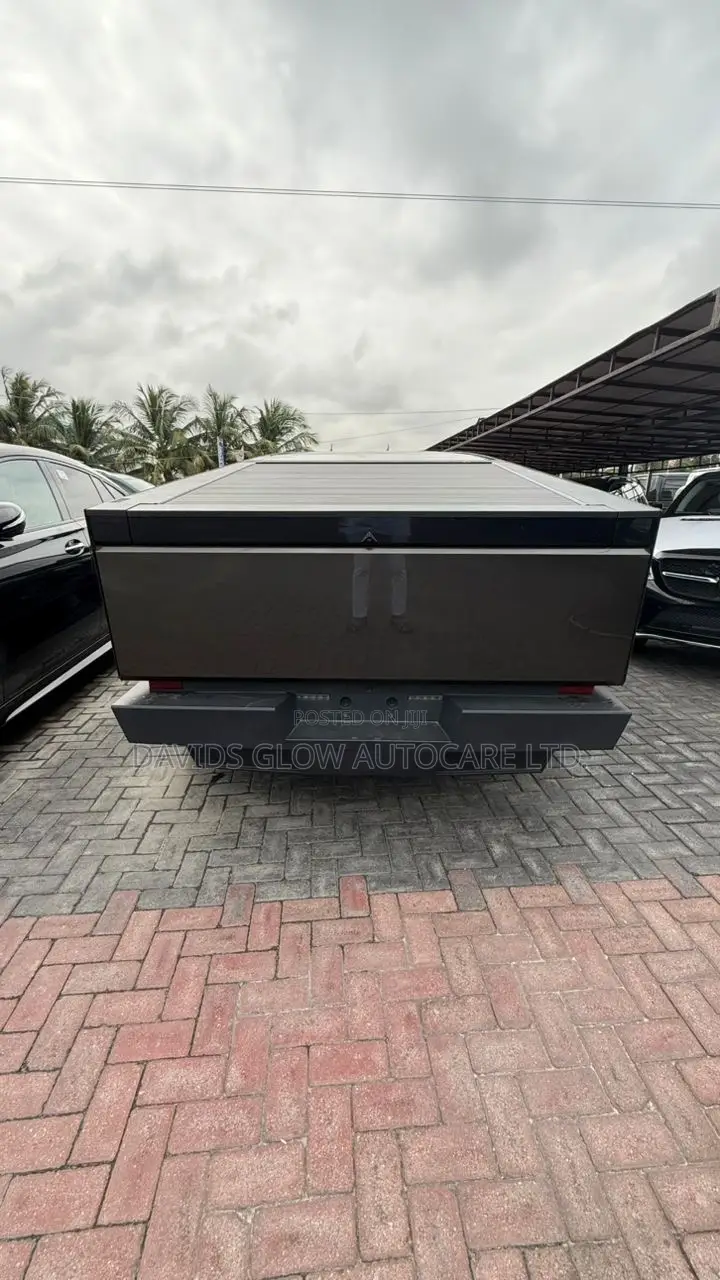 New Tesla Cybertruck 123 kWh AWD 2024 Black