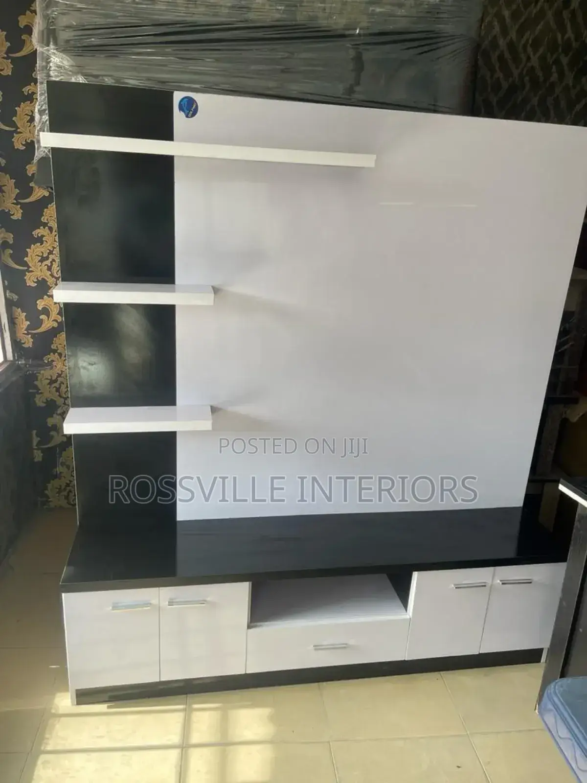 Tv Console / Tv Stand/ Shelf / Entertainment Centres