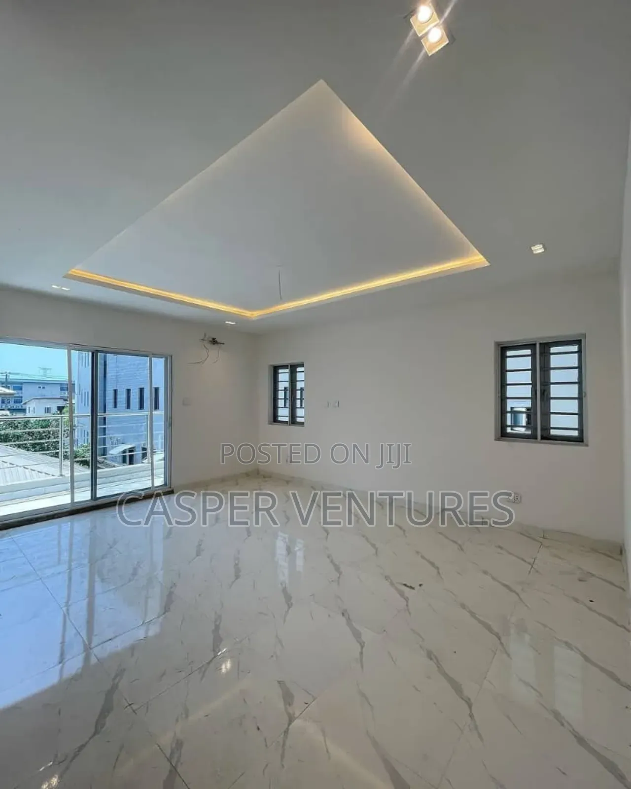 3bdrm Apartment in Chevron for sale