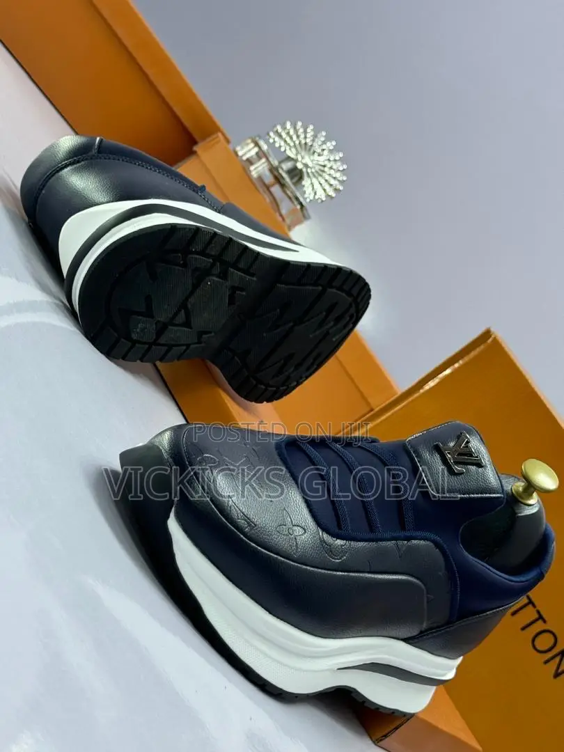 Unisex Glossy Loius Vuitton Sneakers