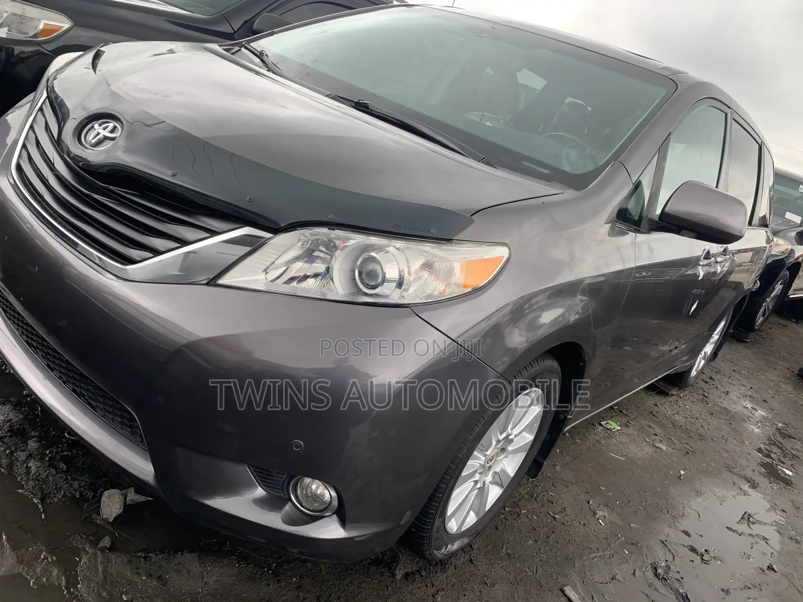Toyota Sienna Limited 7 Passenger 2012 Gray