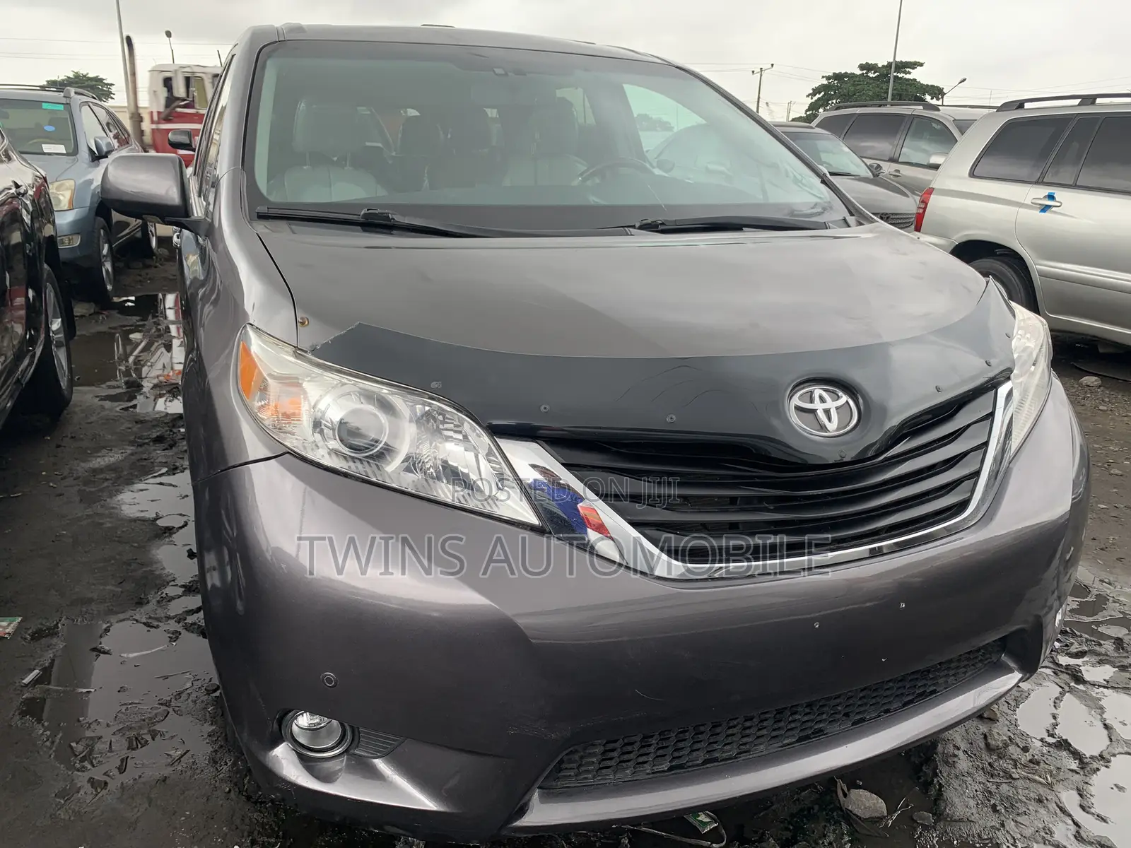 Toyota Sienna Limited 7 Passenger 2012 Gray