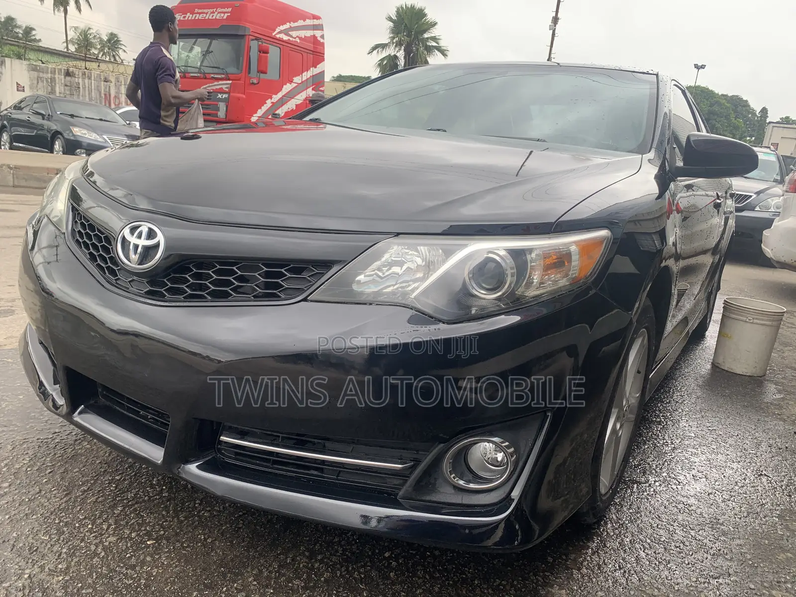 Toyota Camry SE 4dr Sedan (2.5L 4cyl 6A) 2012 Gray