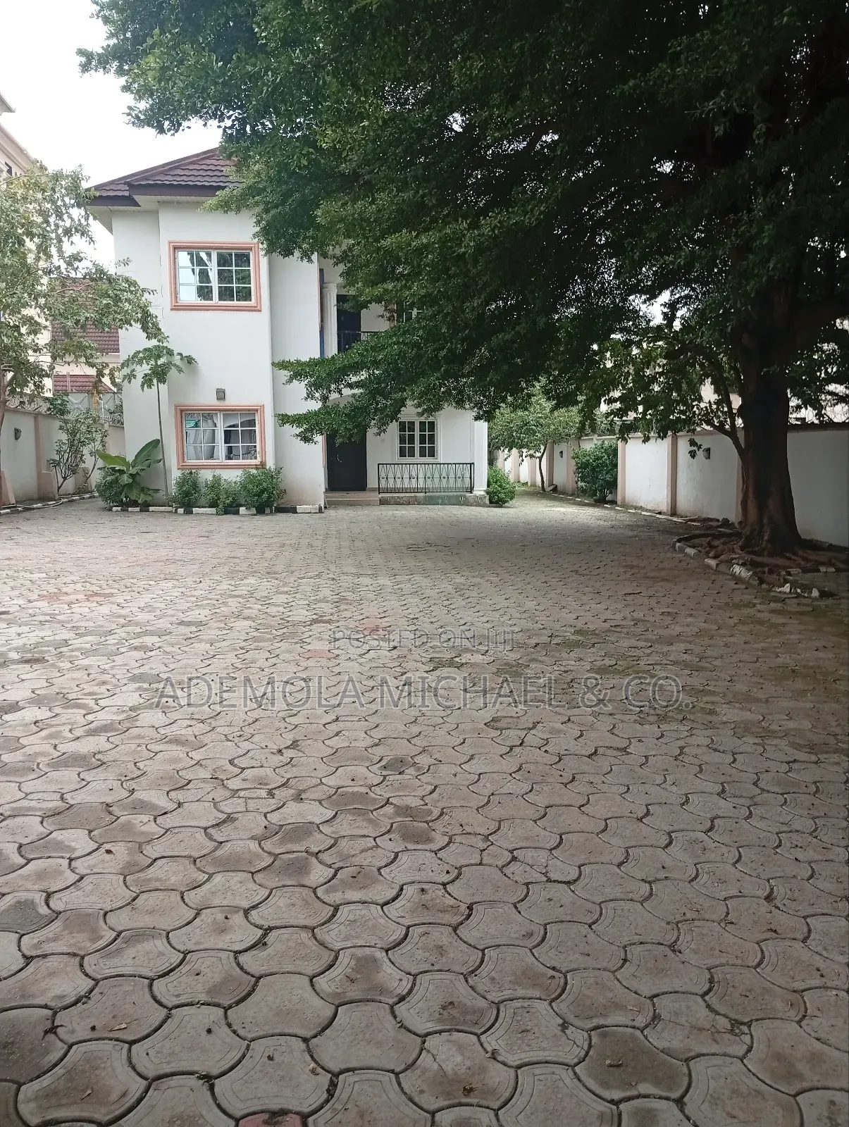 6bdrm Duplex in Wuse 2 for rent