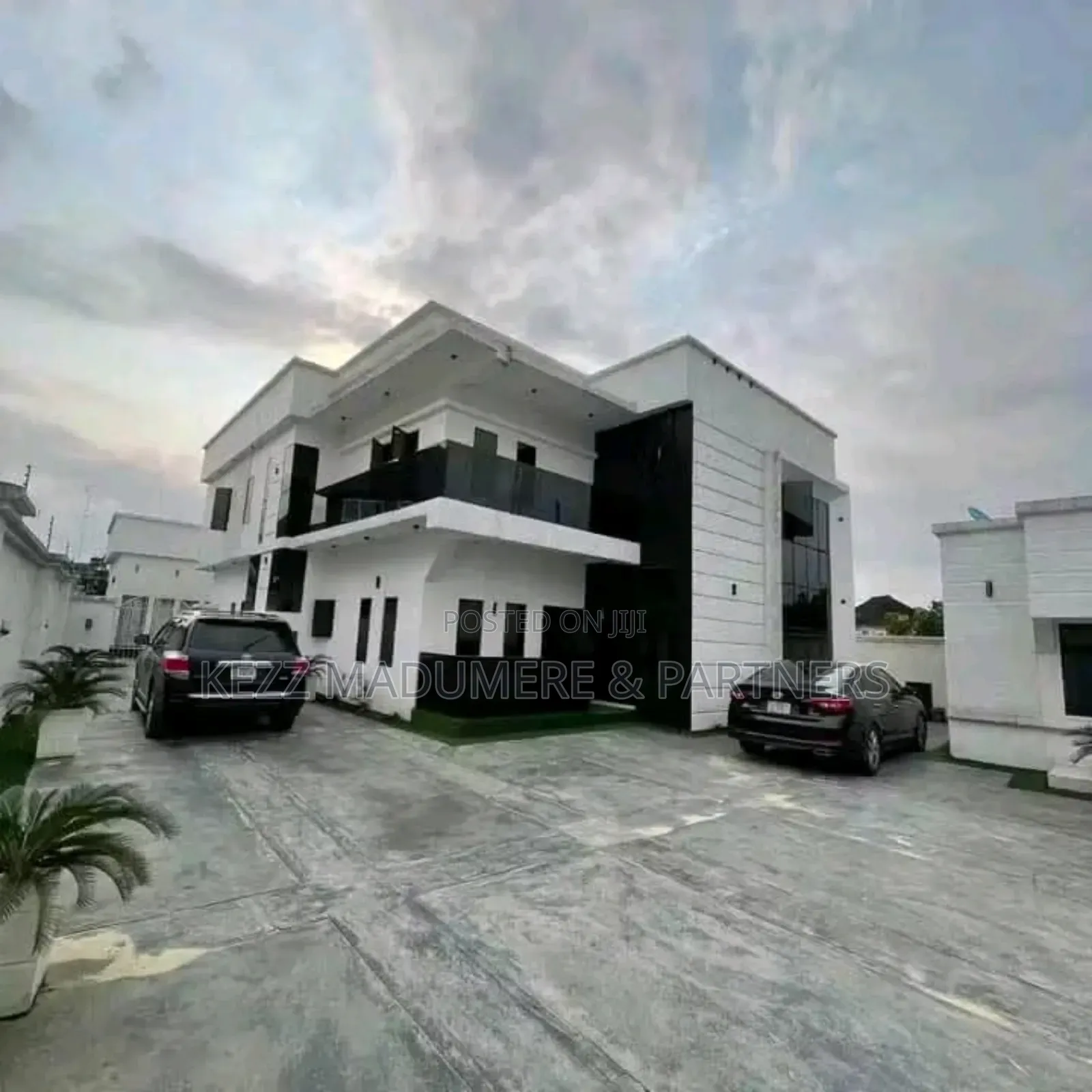 4bdrm Duplex in Radio Estate Nta for sale
