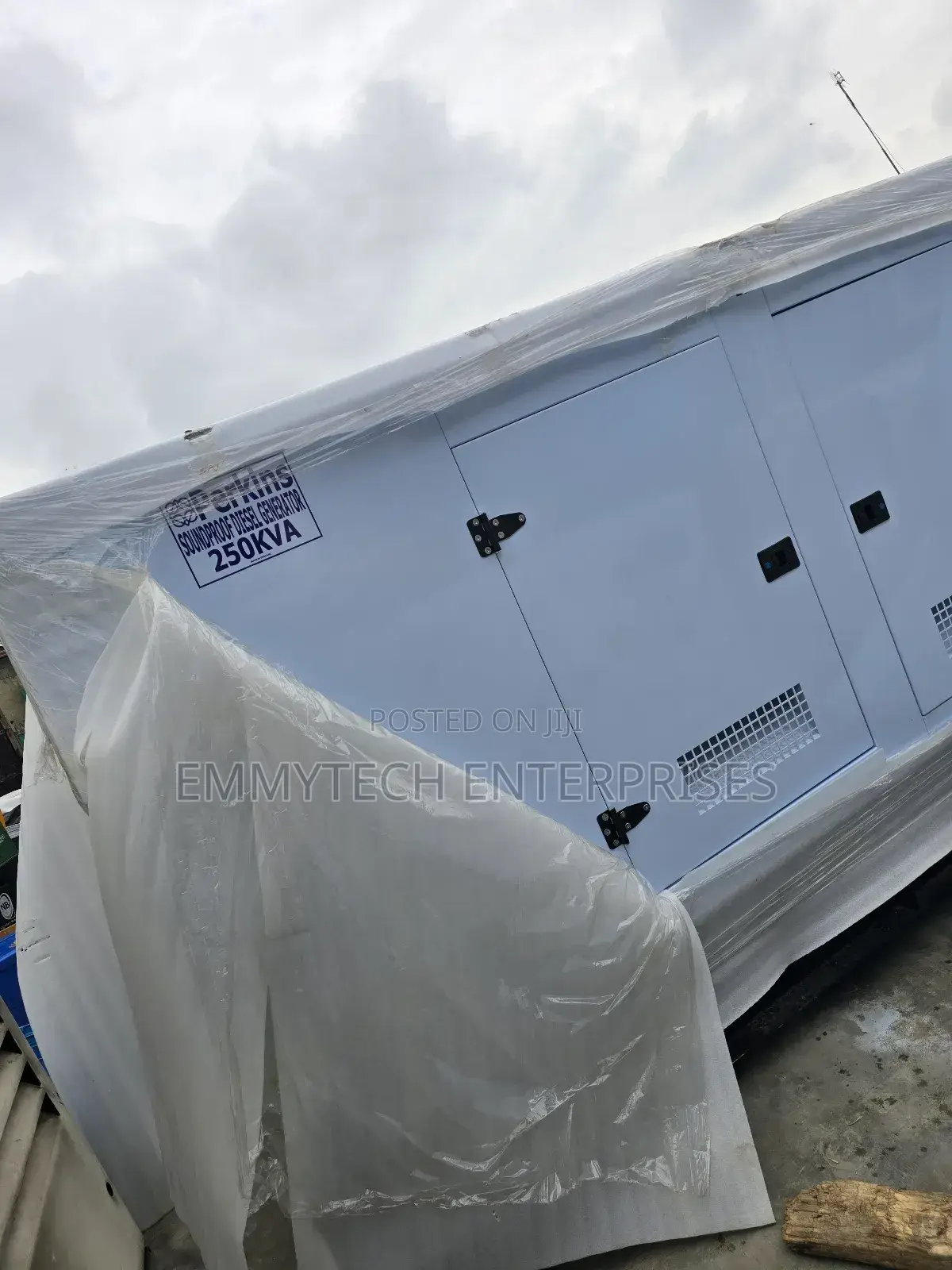 Sp250kva Perkins Diesel Soundproof Generator 100% Copper Coi