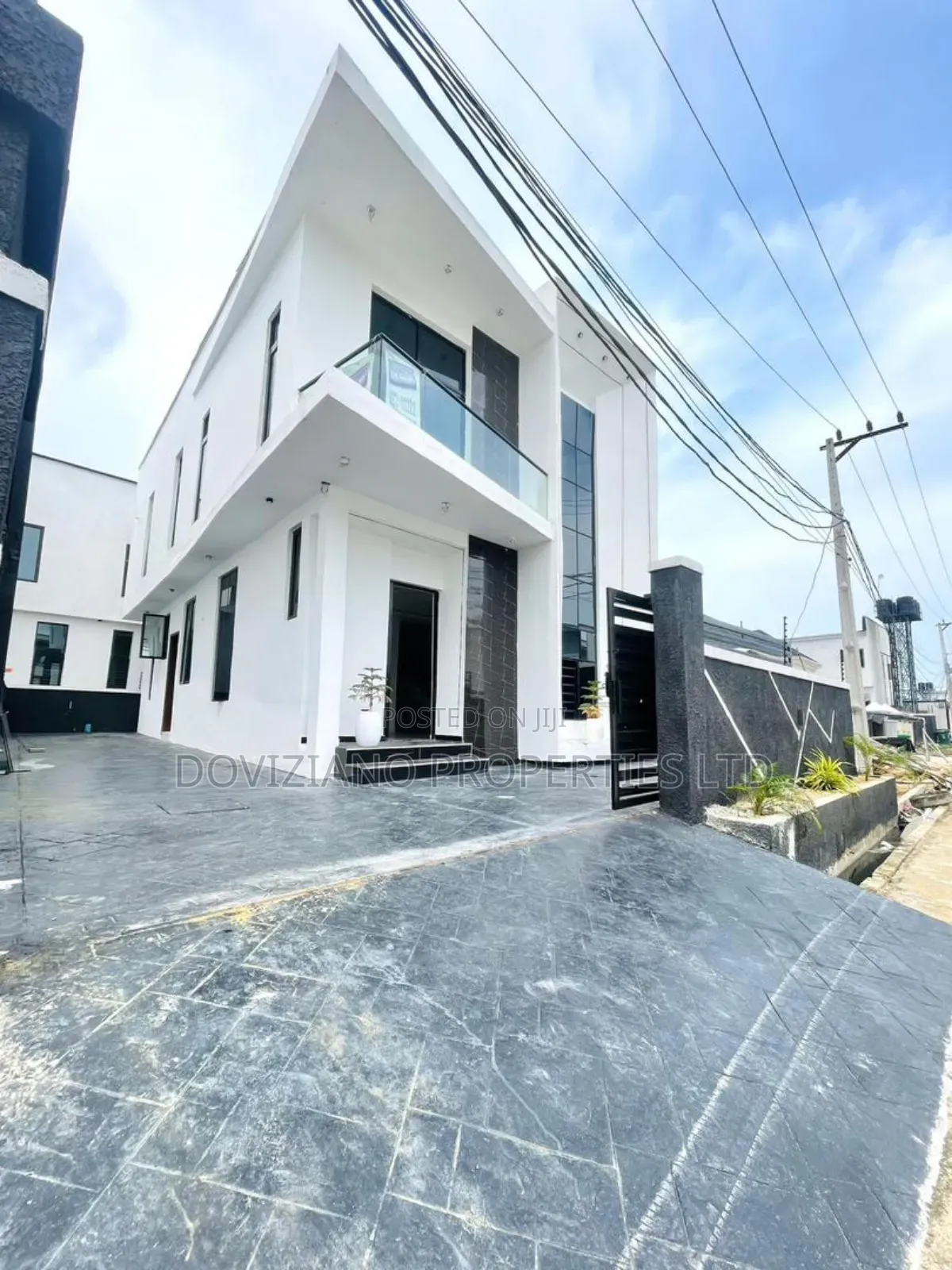 4bdrm Duplex in Ikota for sale