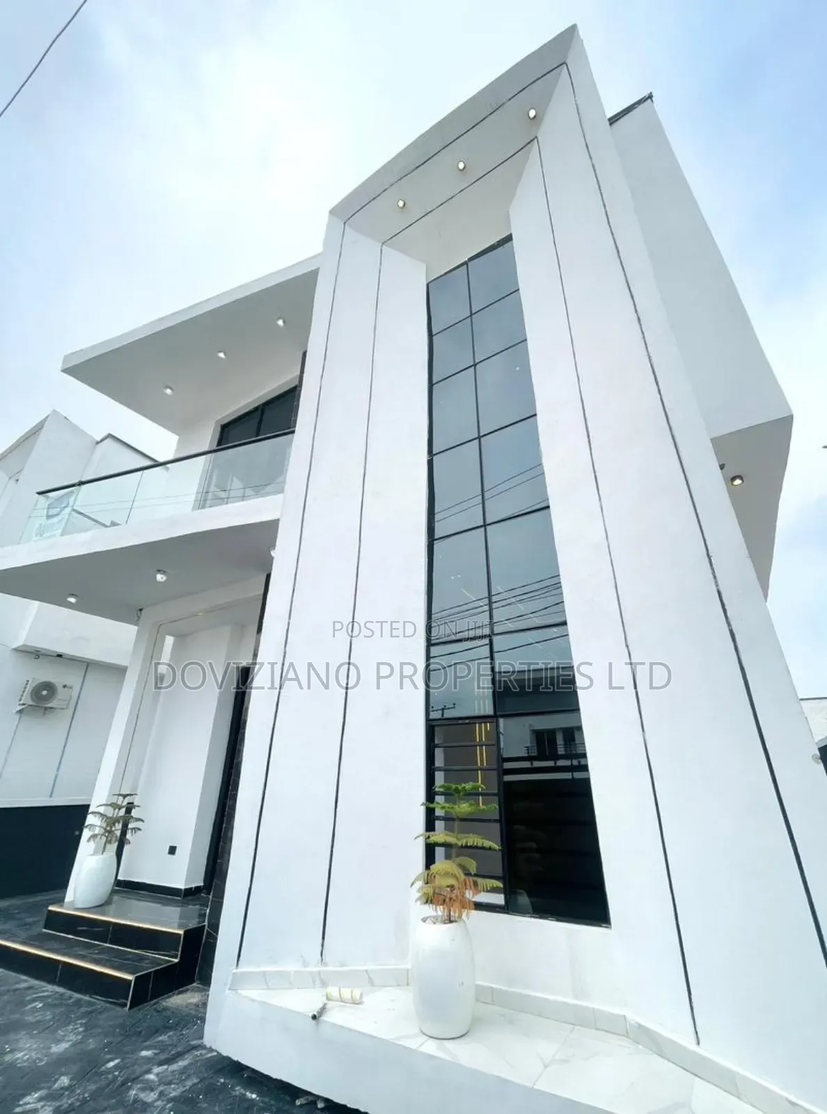 4bdrm Duplex in Ikota for sale