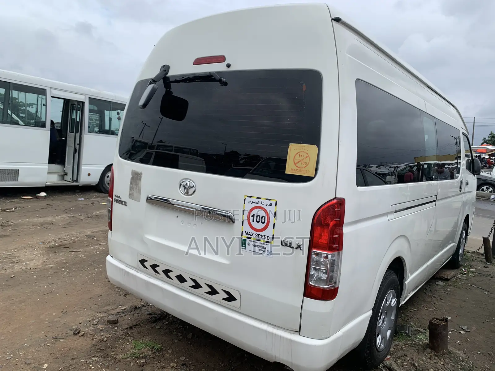 Toyota HiAce 2016 White