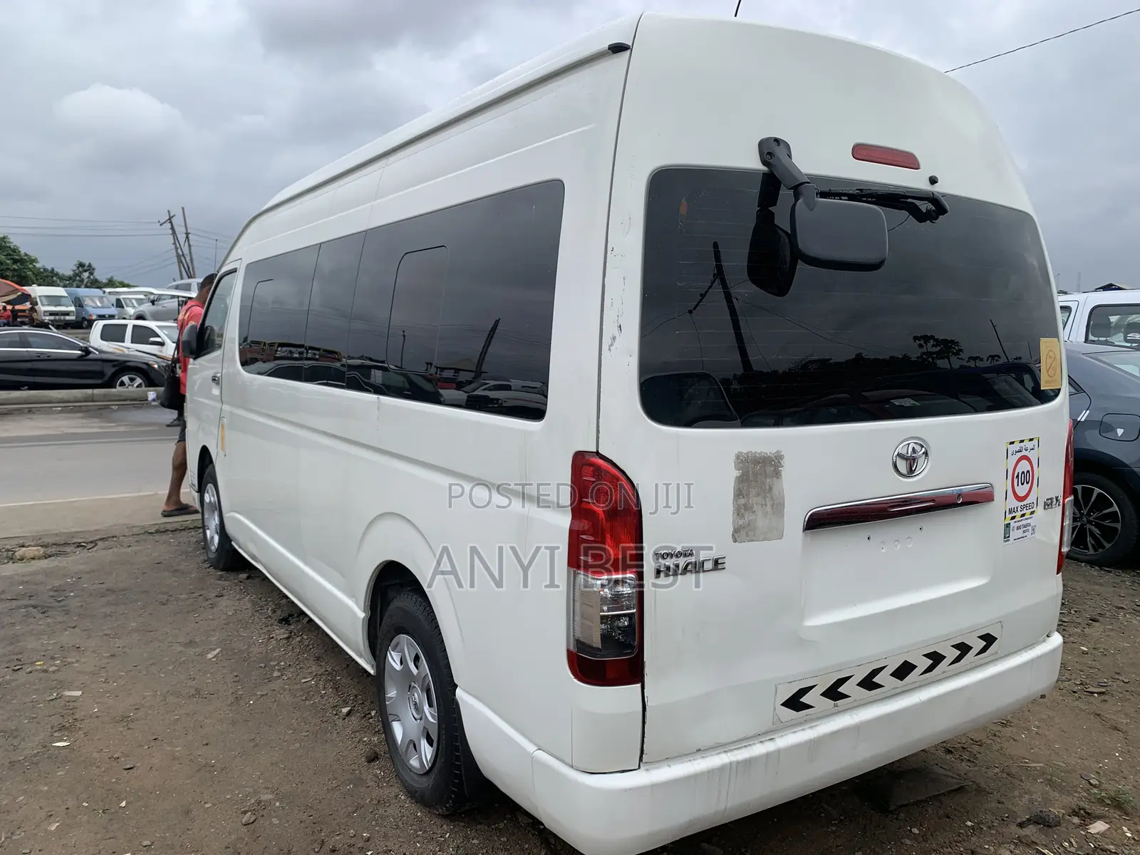 Toyota HiAce 2016 White