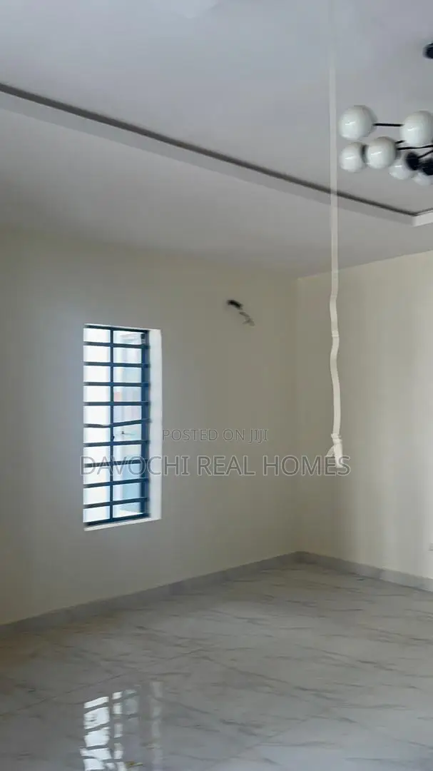 4bdrm Duplex in Ikota for sale