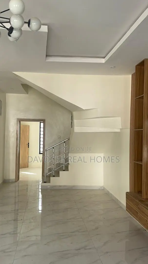4bdrm Duplex in Ikota for sale