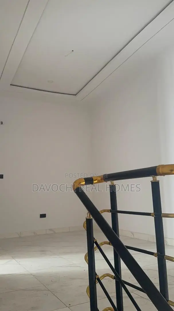 4bdrm Duplex in Ikota for rent