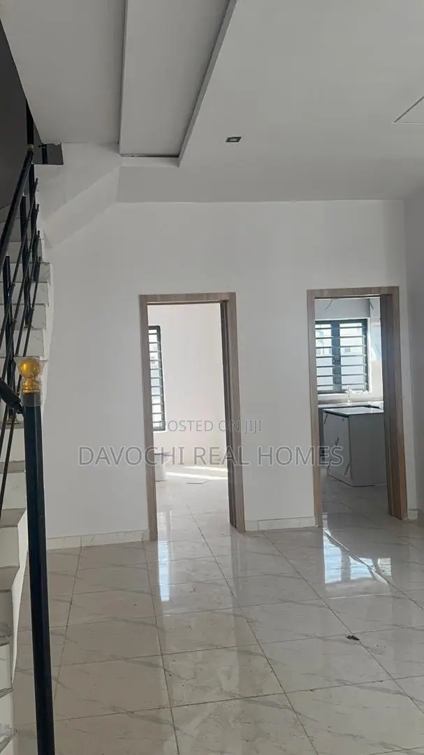 4bdrm Duplex in Ikota for rent