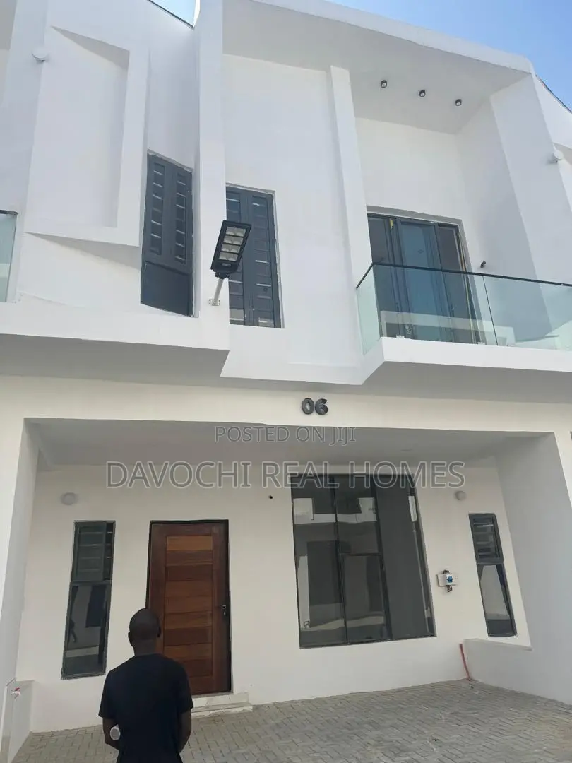4bdrm Duplex in Ikota for rent