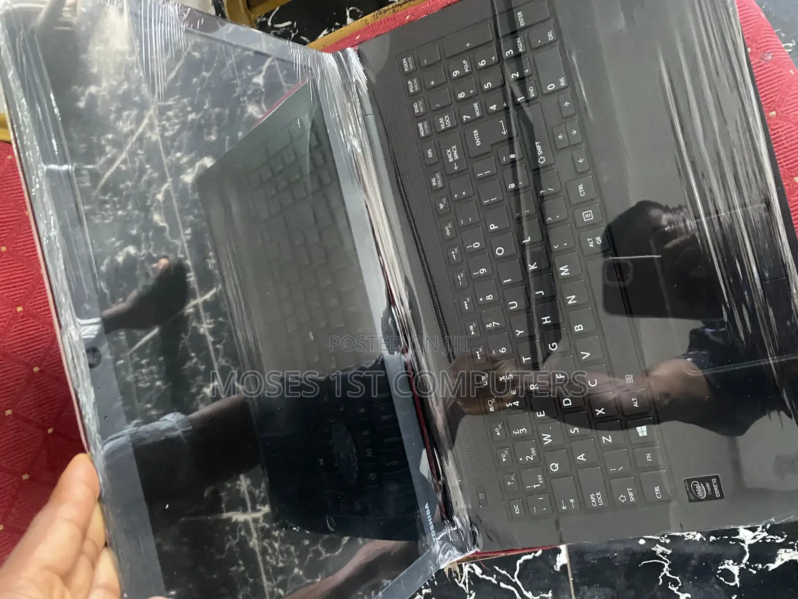 New Laptop Toshiba 8GB Intel Core I3 HDD+SSD 320GB