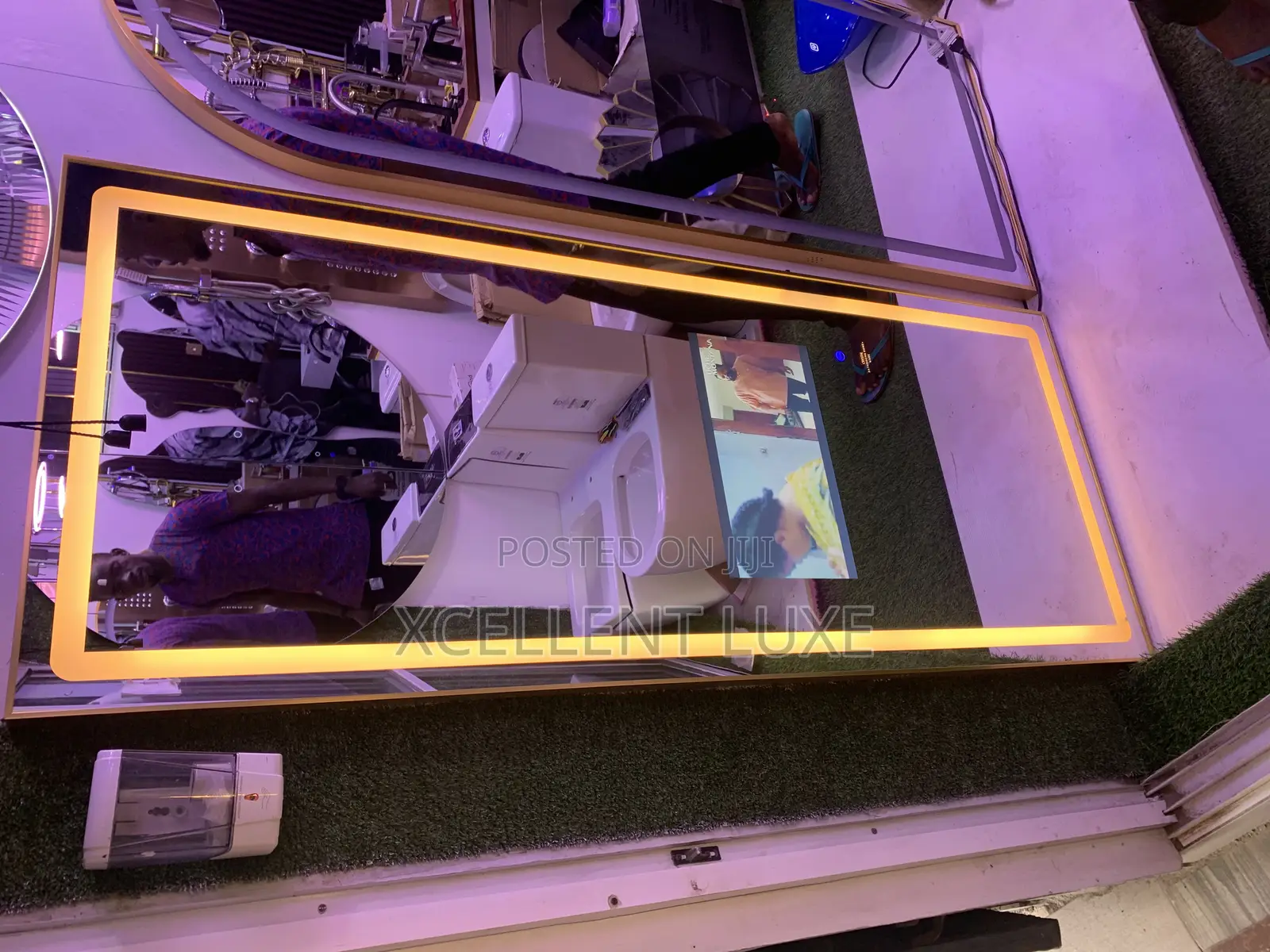 Led Mirror Built With Television Water Resistance