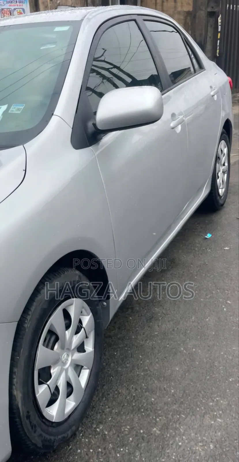 Toyota Corolla LE 4dr Sedan (1.8L 4cyl 4A) 2012 Silver