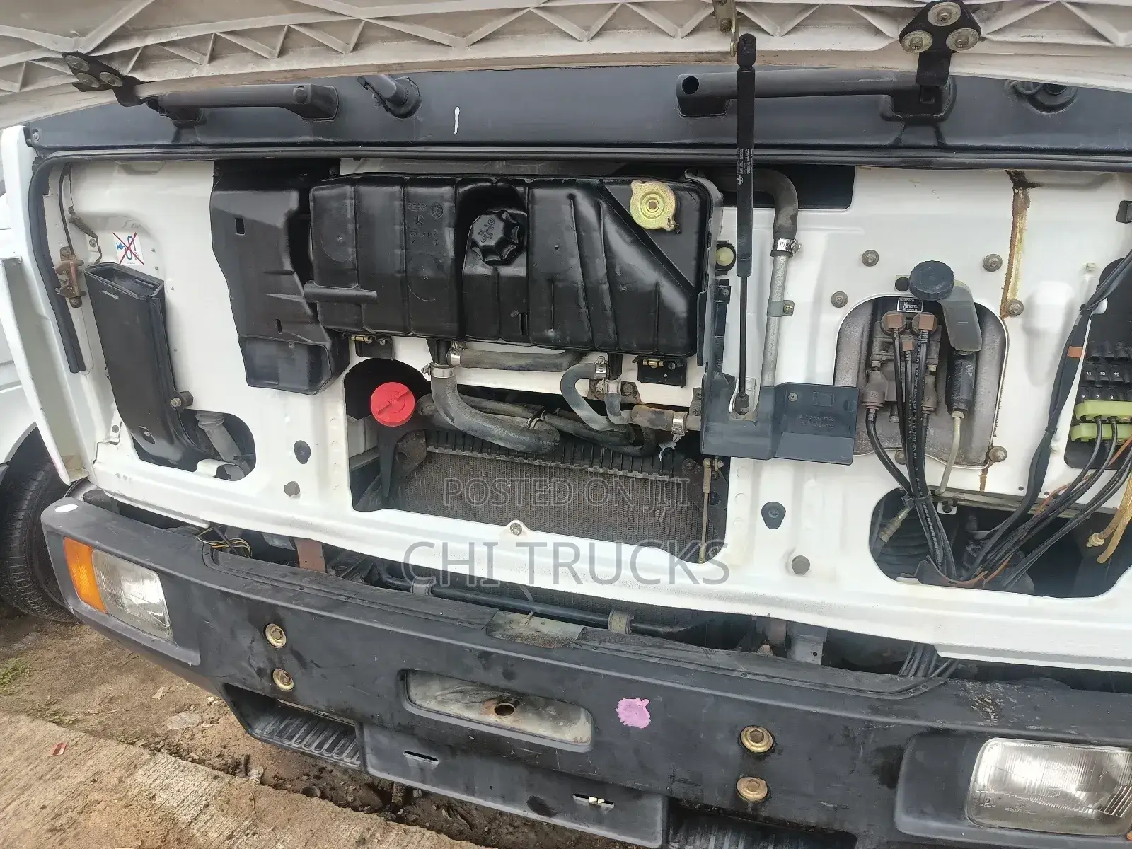 Mercedes Benz 814 Cargo German Truck With Helper Springs 2007 White