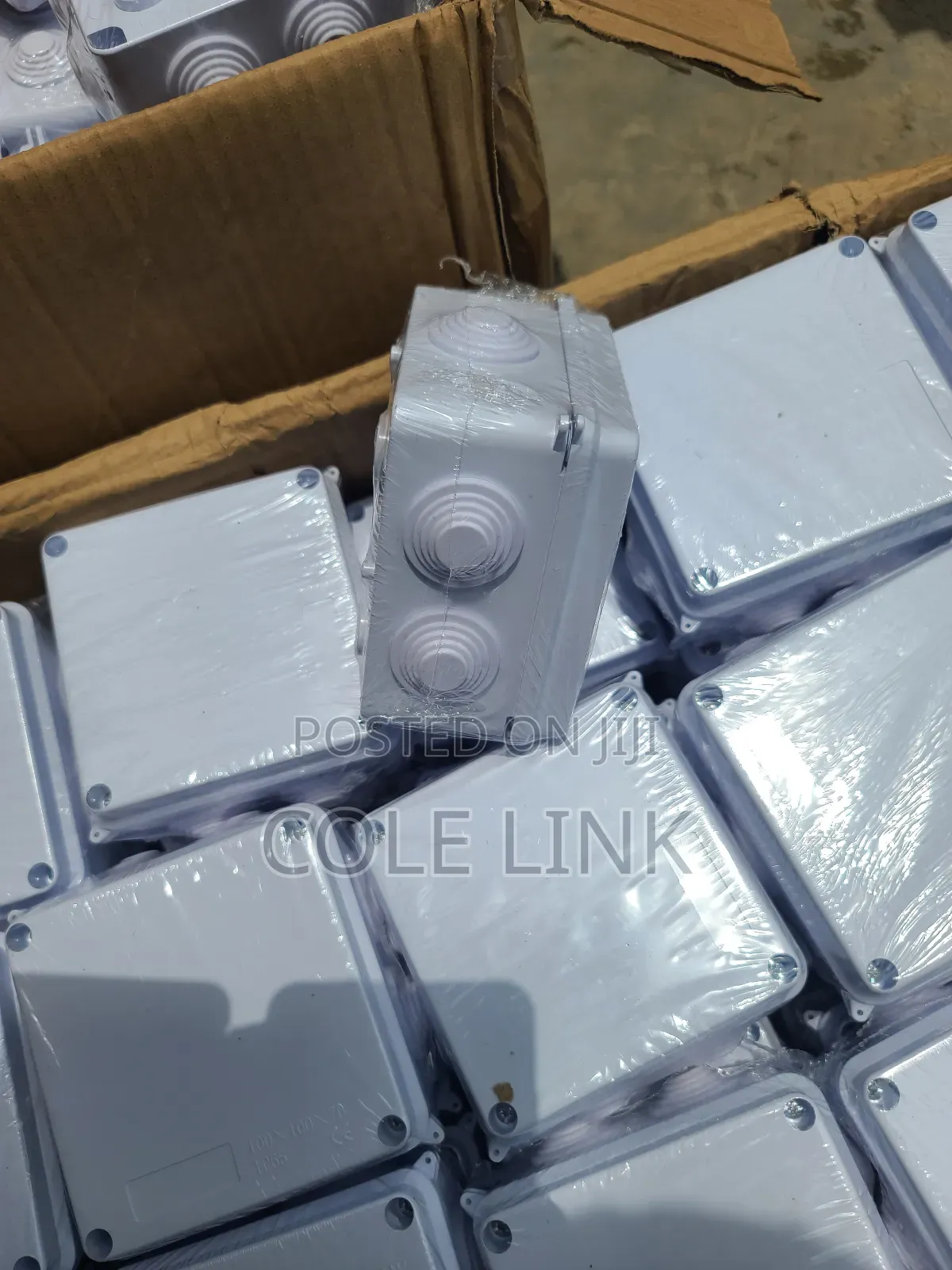 Waterproof/ Enclosure Box Ip65 (100×100×70) 4×4