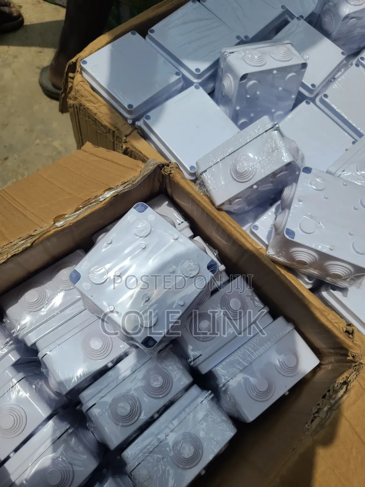 Waterproof/ Enclosure Box Ip65 (100×100×70) 4×4