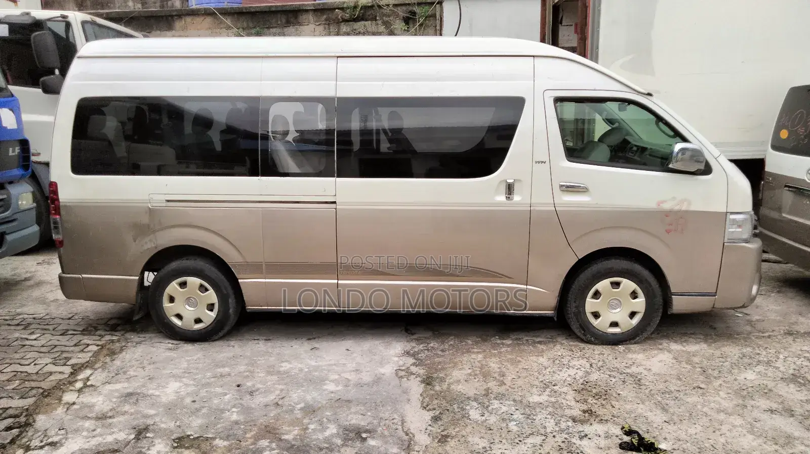 Toyota HiAce 2017 White
