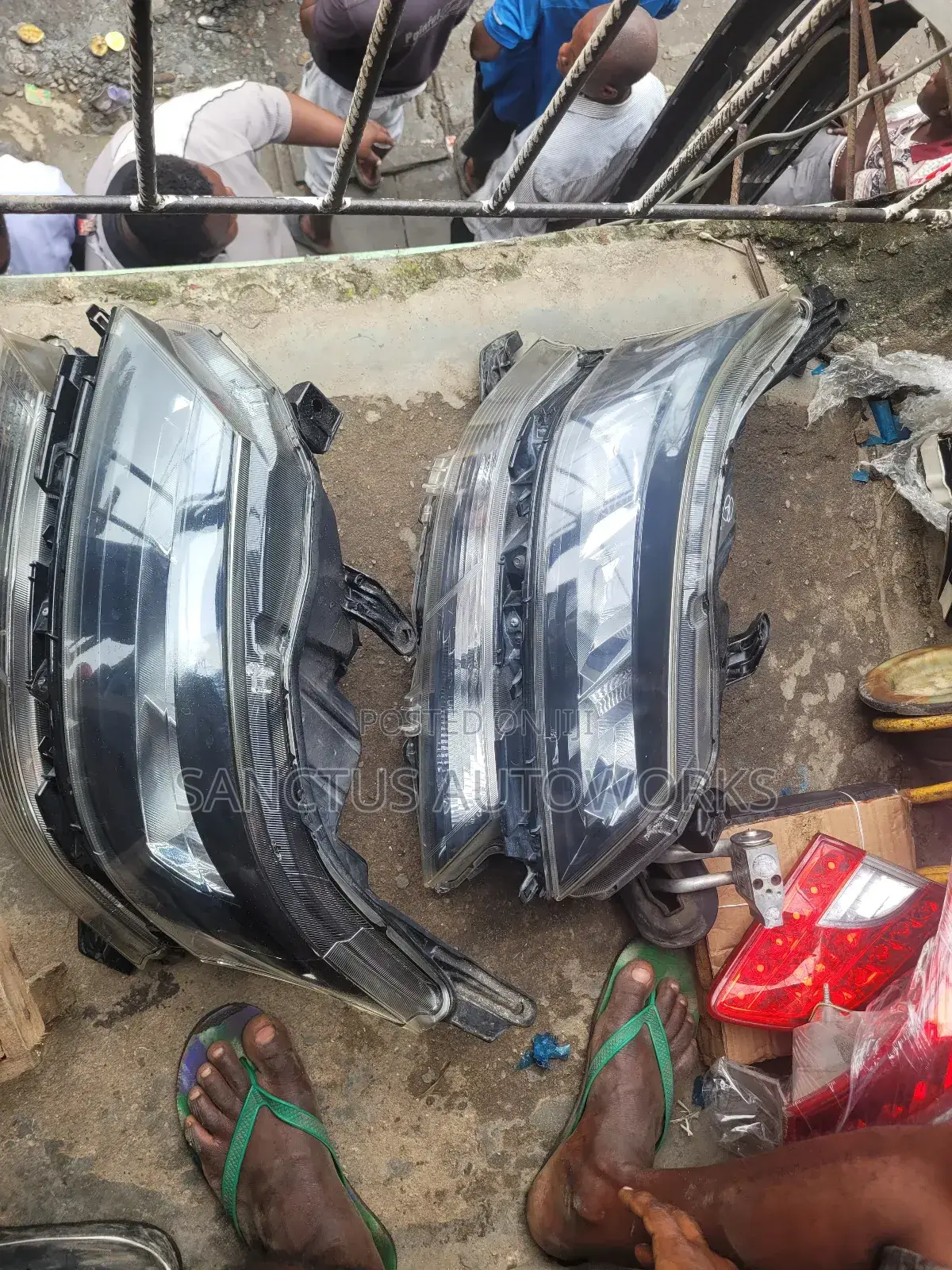 Headlight Avanza 2019