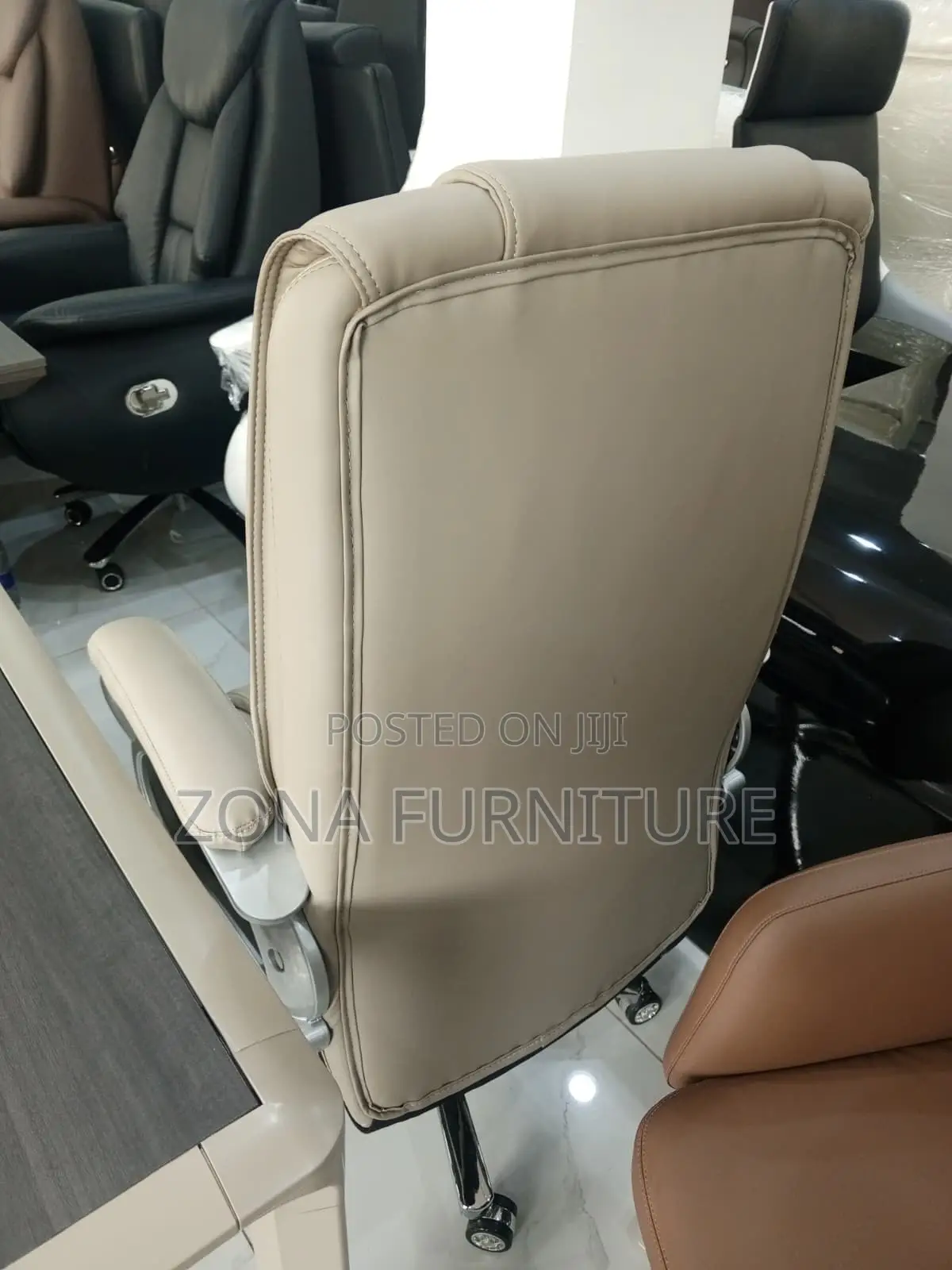High Quality Foreign Design Executive Office Swivel Chair