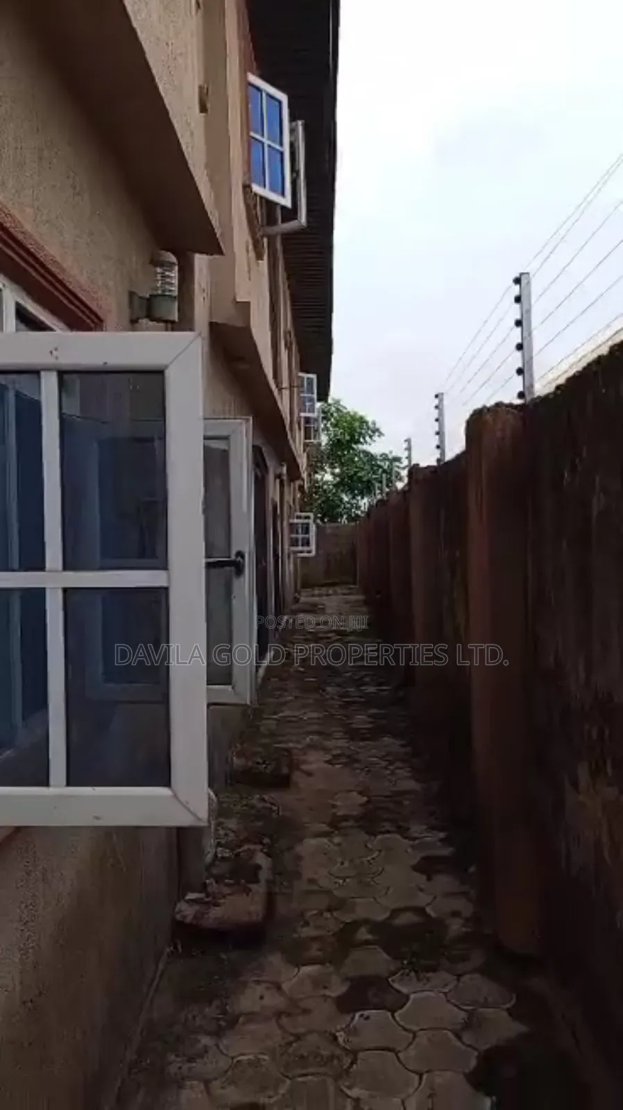 12bdrm Block of Flats in Benin City for sale