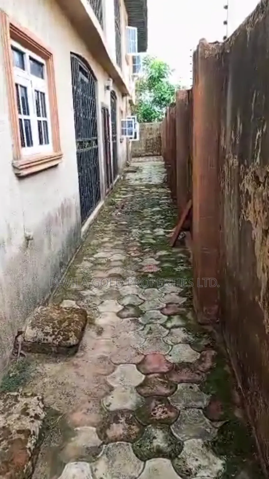 12bdrm Block of Flats in Benin City for sale
