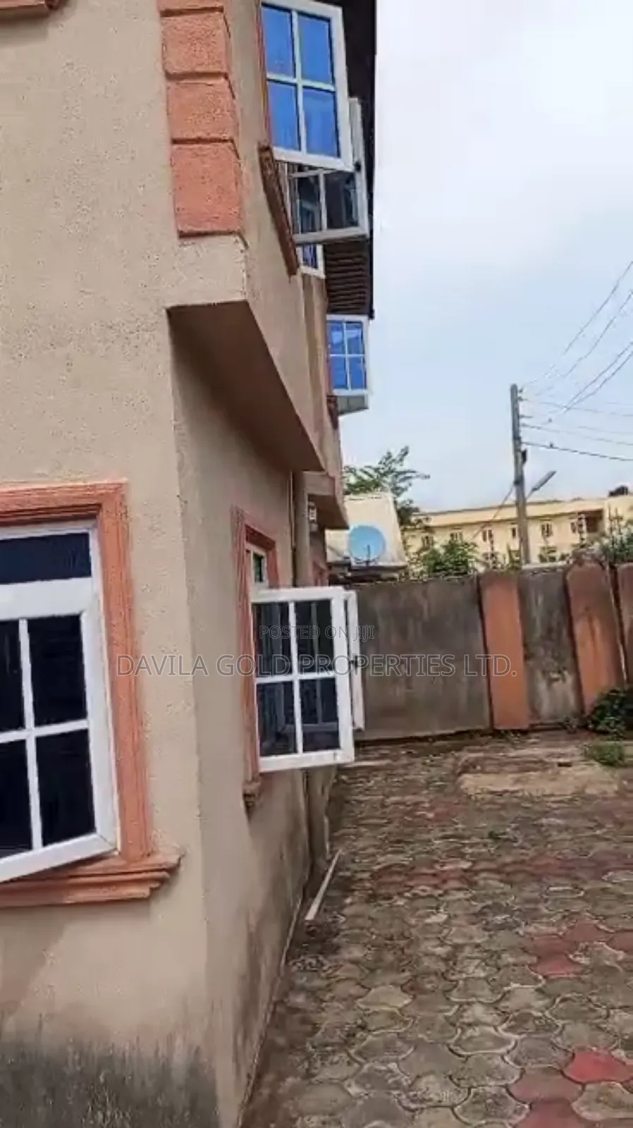 12bdrm Block of Flats in Benin City for sale